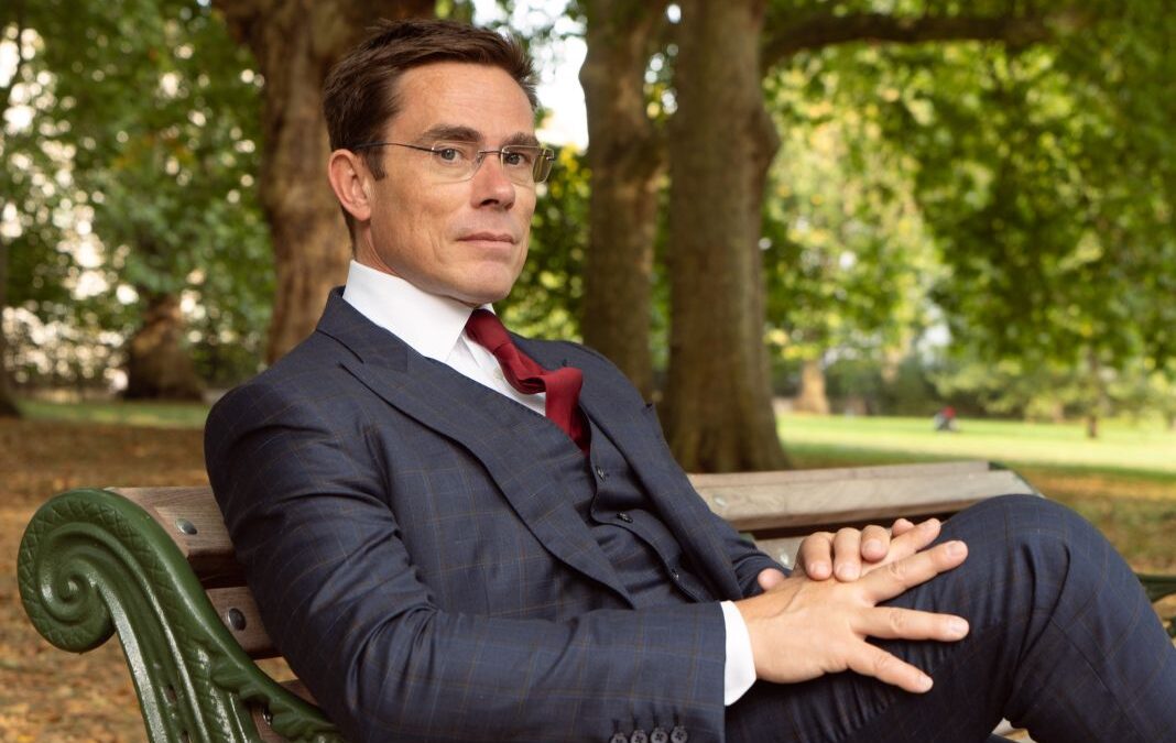 Why Your Last Suit Didn’t Wear Well and How to Choose Better Cloth