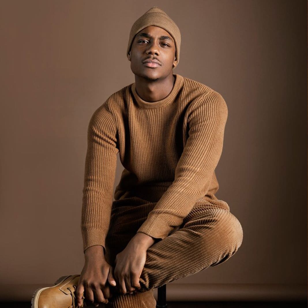 Men’s Brown Ribbed Knit Sweater and Beanie