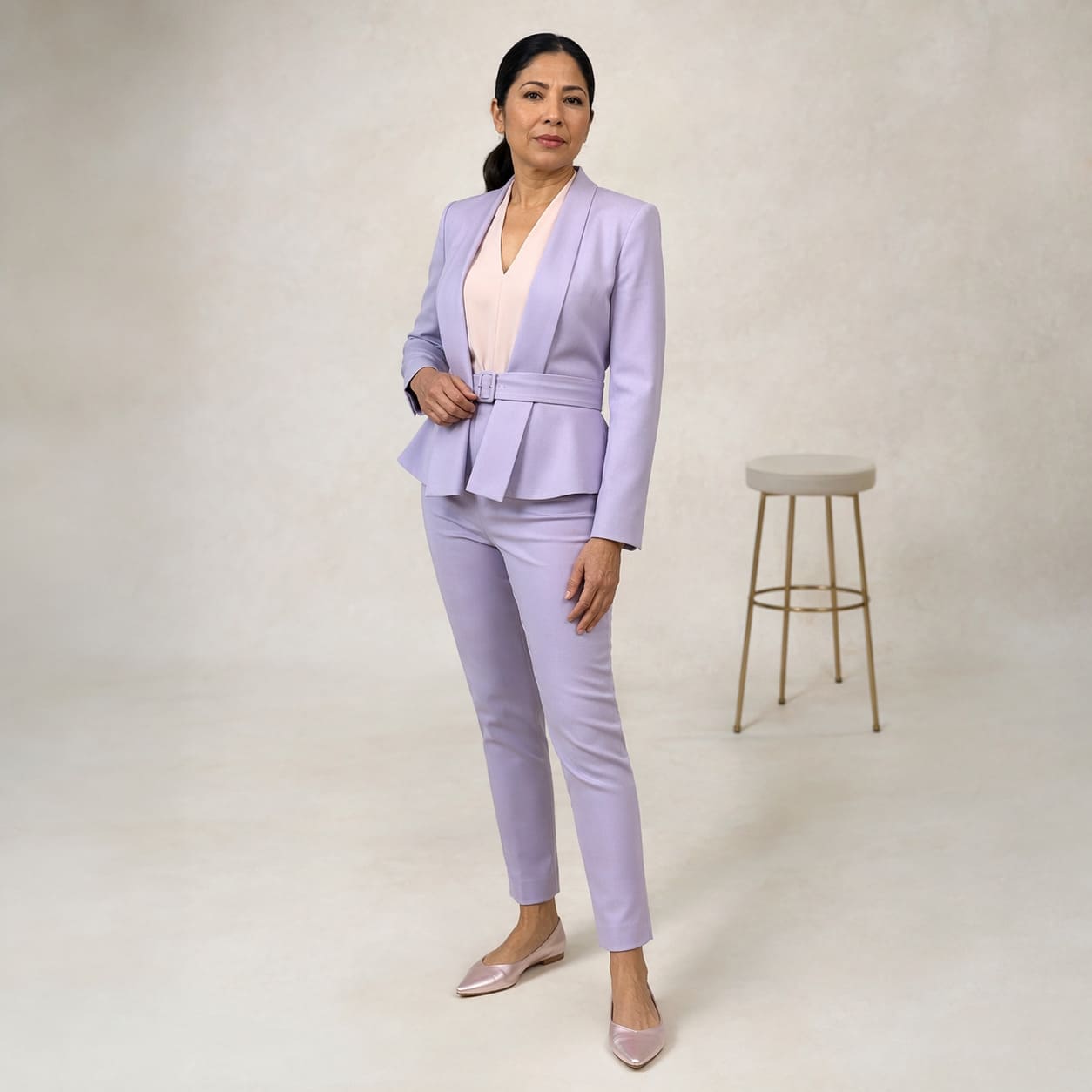 Lilac tailored blazer with slim-fit trousers
