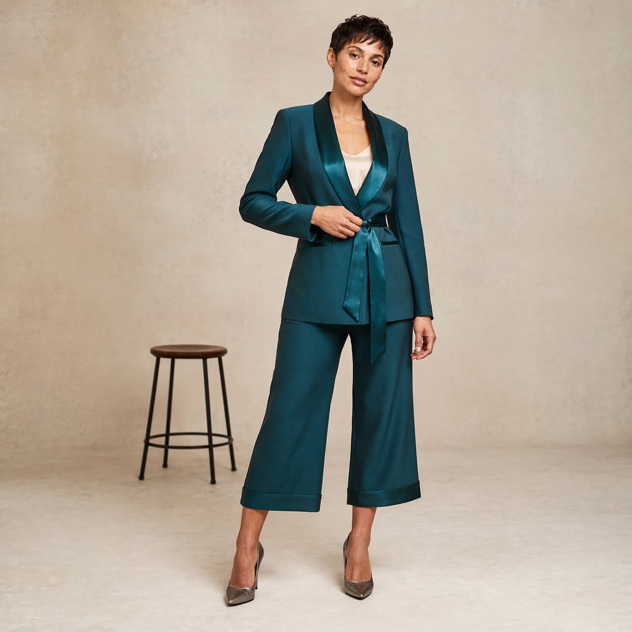 Teal tailored blazer with cropped wide-leg trousers